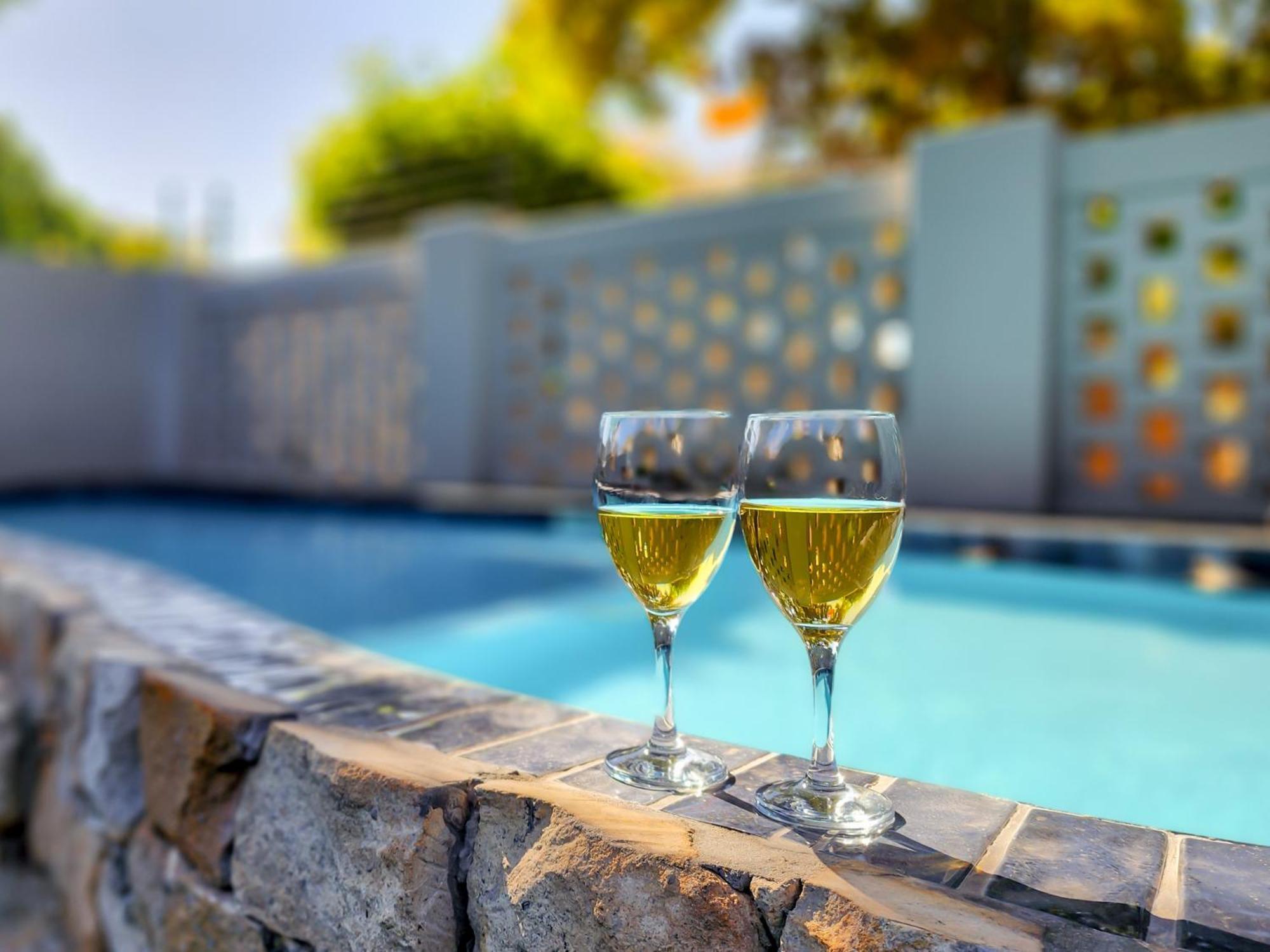 Branch & Vine Cottages - Constantia - Formerly Pinoak Cottages Kapstaden Eksteriør billede